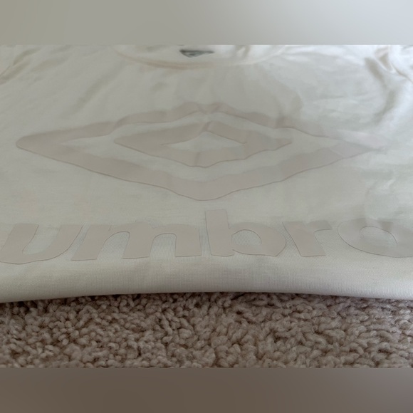 NWT Umbro Cream Logo Tee - Picture 4 of 7